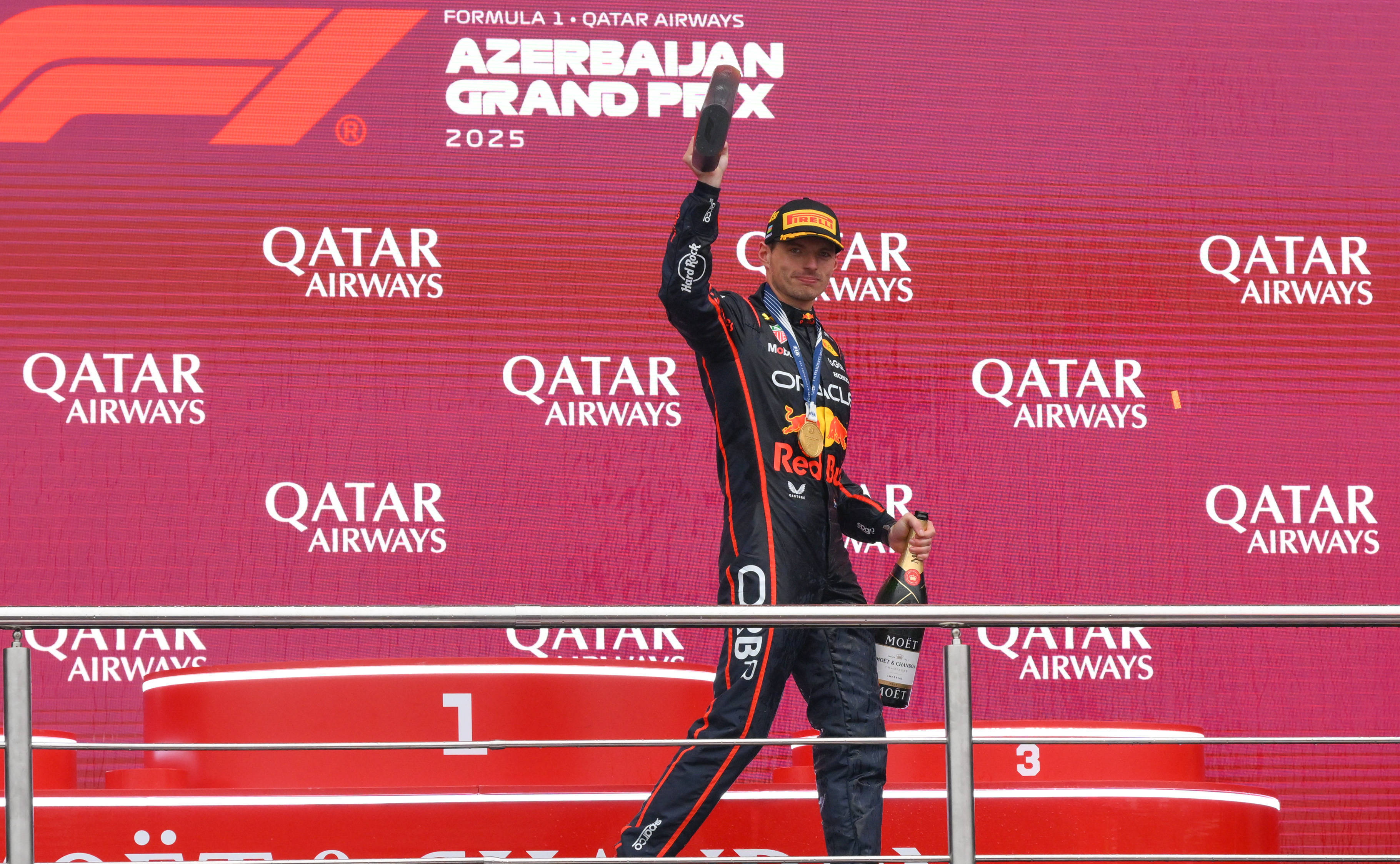 雷诺车队横扫迈凯伦，维斯塔潘带队取胜