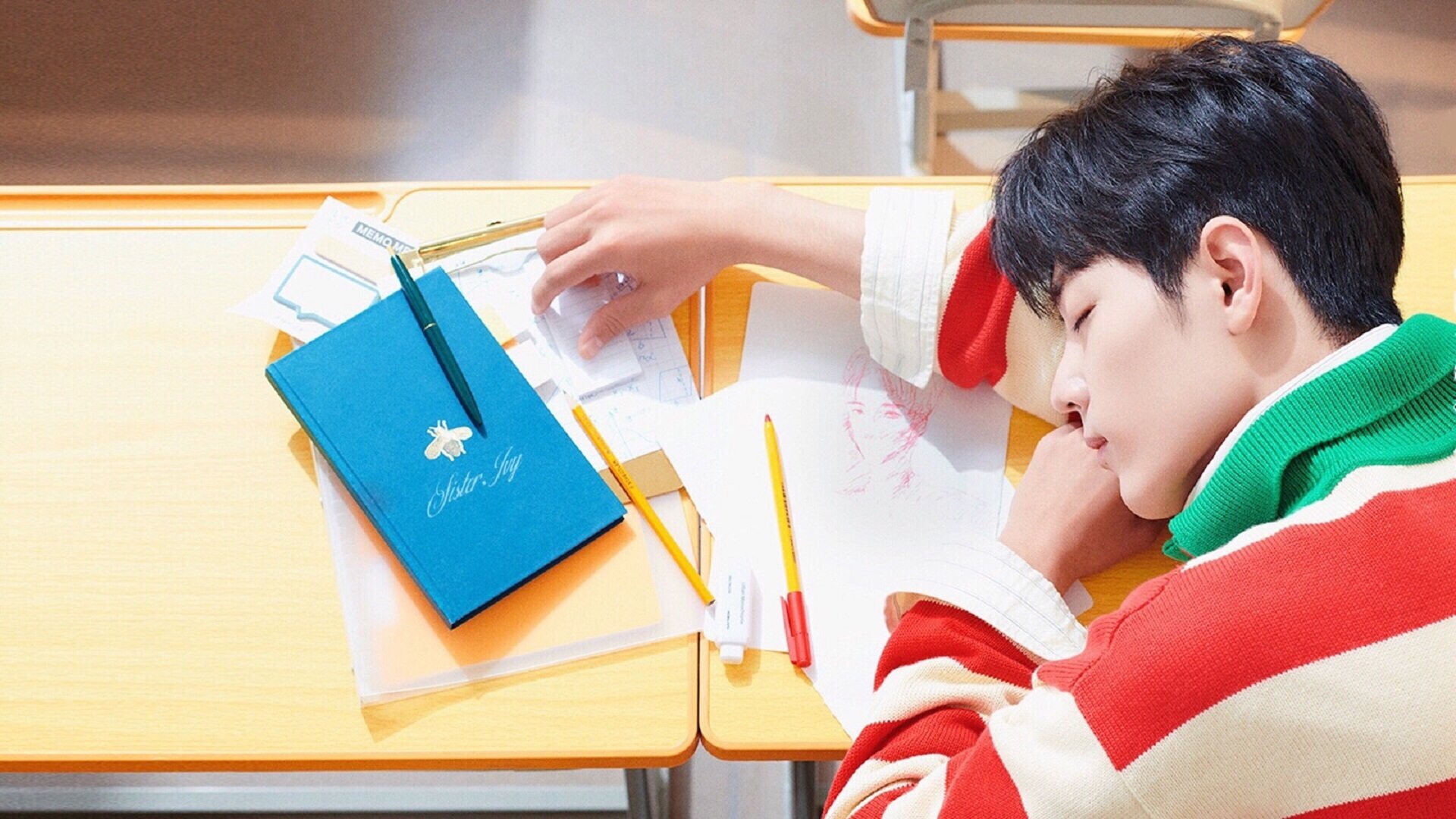 本泽马关键先生助比利亚雷亚尔友谊赛横扫智利，战术变革显神威