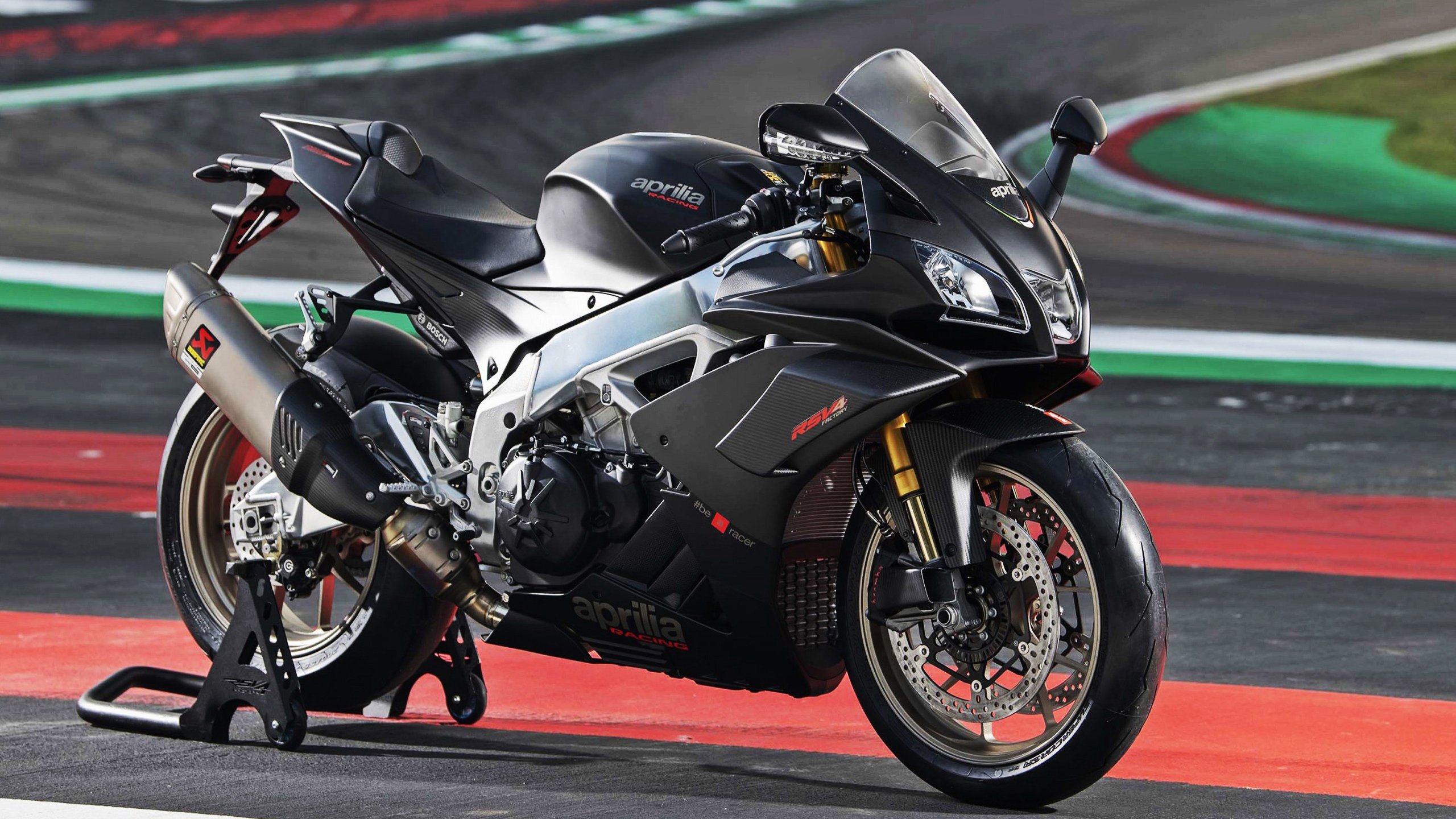 通往多哈的门票，乌克兰从战火中开出向日葵