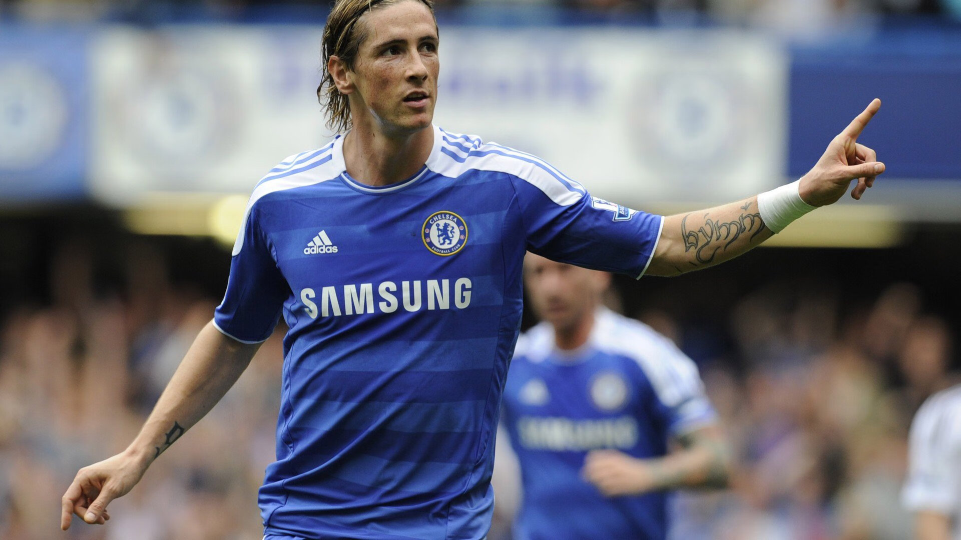 双线战场,F1赛道与NBA球场的掌控叙事