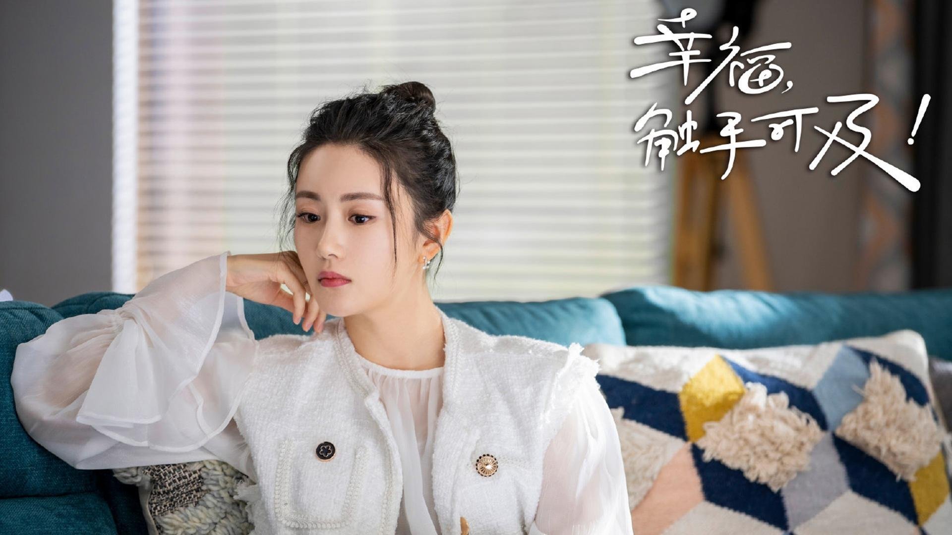 这是一篇为您定制的文章,结合了您提供的关键词,并构建了一个具有戏剧张力和唯一性的叙事视角